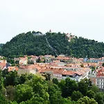 Апартаменти Zentral Und Ruhig Am Park - 2br - Gratis Parken - 2 Balkone *