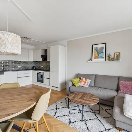 Zentrales Park-Side Apartment - 2Br - Free Parking - 2 Balkone *