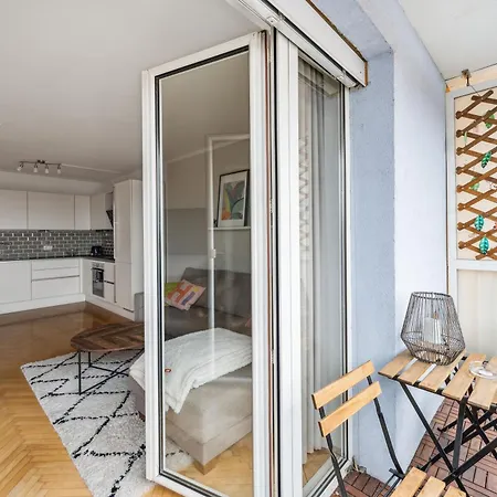 Zentrales Park-side - 2br - Free Parking - 2 Balkone Грац