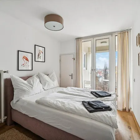 Zentrales Park-Side Apartment - 2Br - Free Parking - 2 Balkone Graz