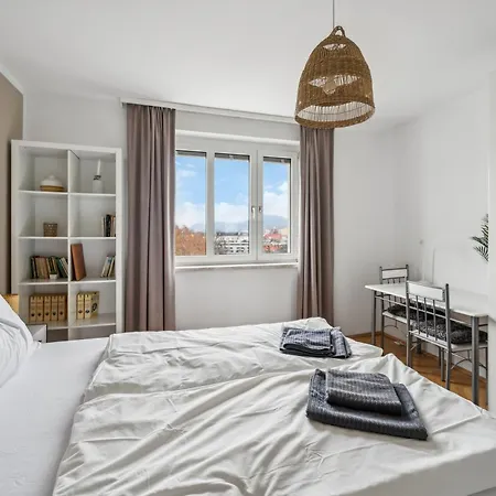 Apartmán Zentrales Park-side - 2br - Free Parking - 2 Balkone *