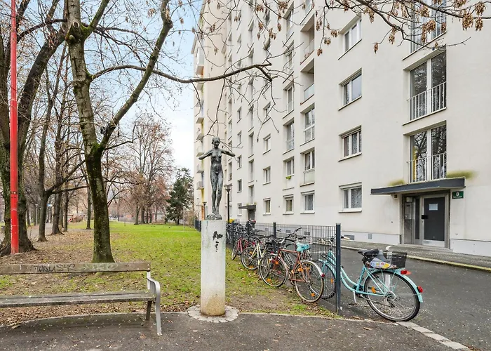 Zentral Und Ruhig Am Park - 2br - Gratis Parken - 2 Balkone Apartment Graz