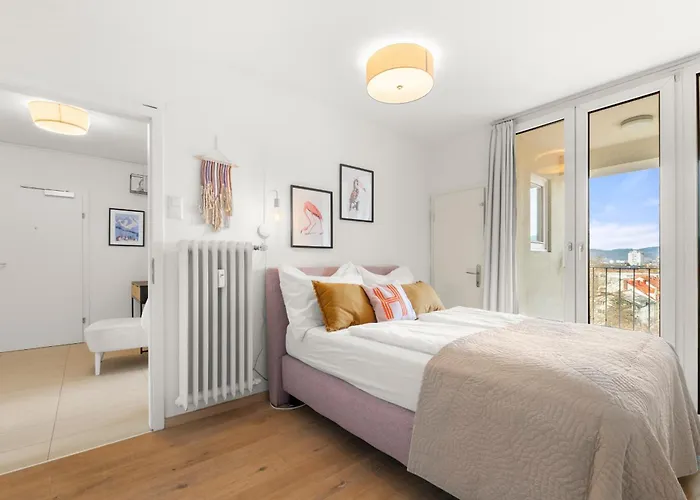 Apartment Zentral Und Ruhig Am Park - 2br - Gratis Parken - 2 Balkone Graz